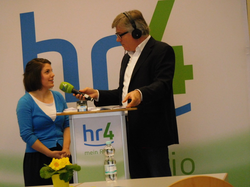 Vereinsvorsitzende Jana Stupperich im Gespräch mit Heinz Günther Heygen
